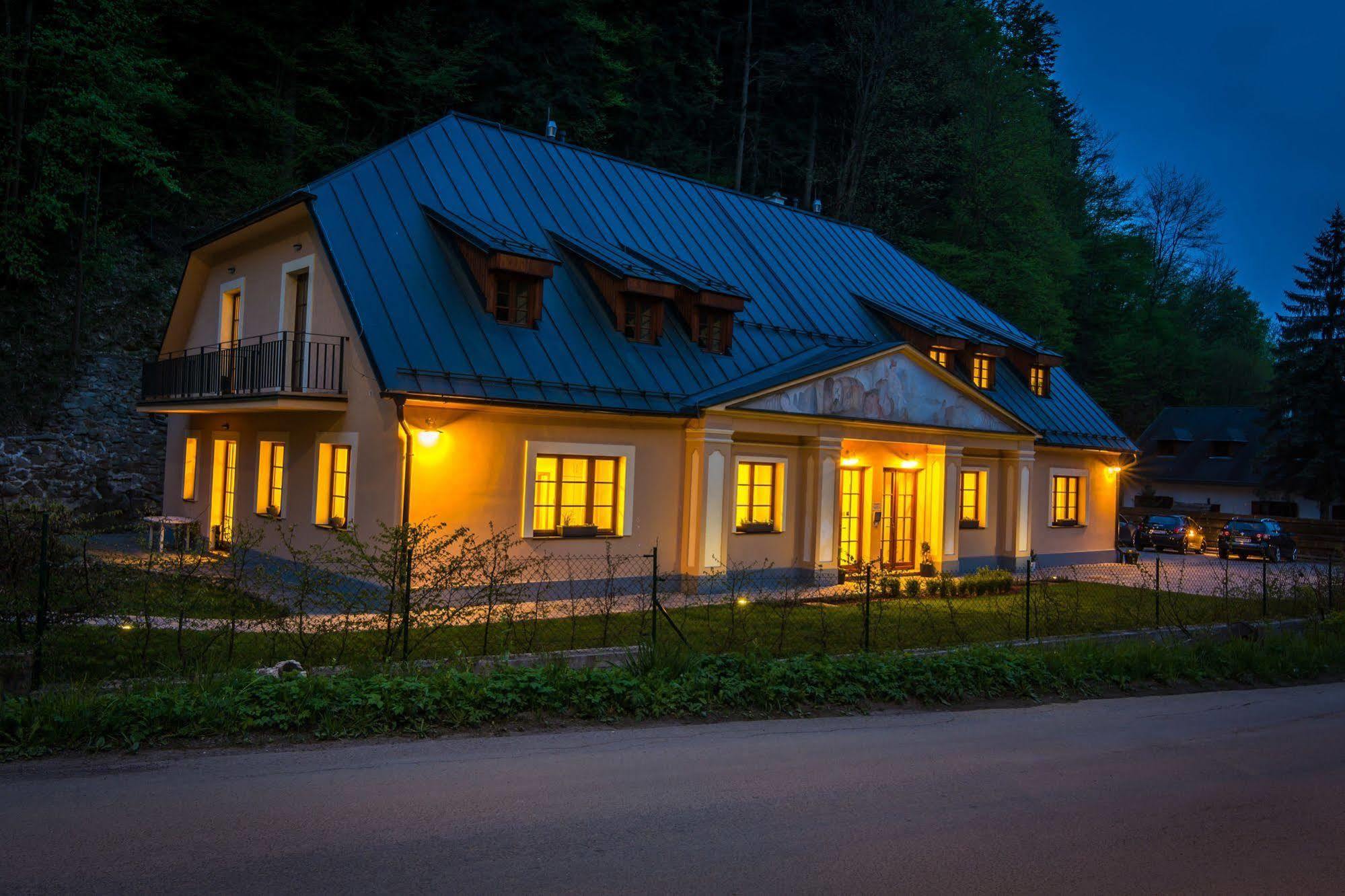 Apartmány Weissov Dom Banská Štiavnica Exterior foto